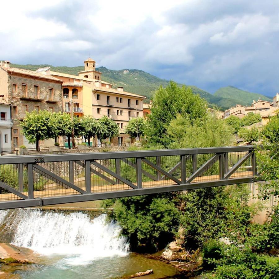 Hostal Fonda Cerdanya La Pobla de Lillet Eksteriør billede